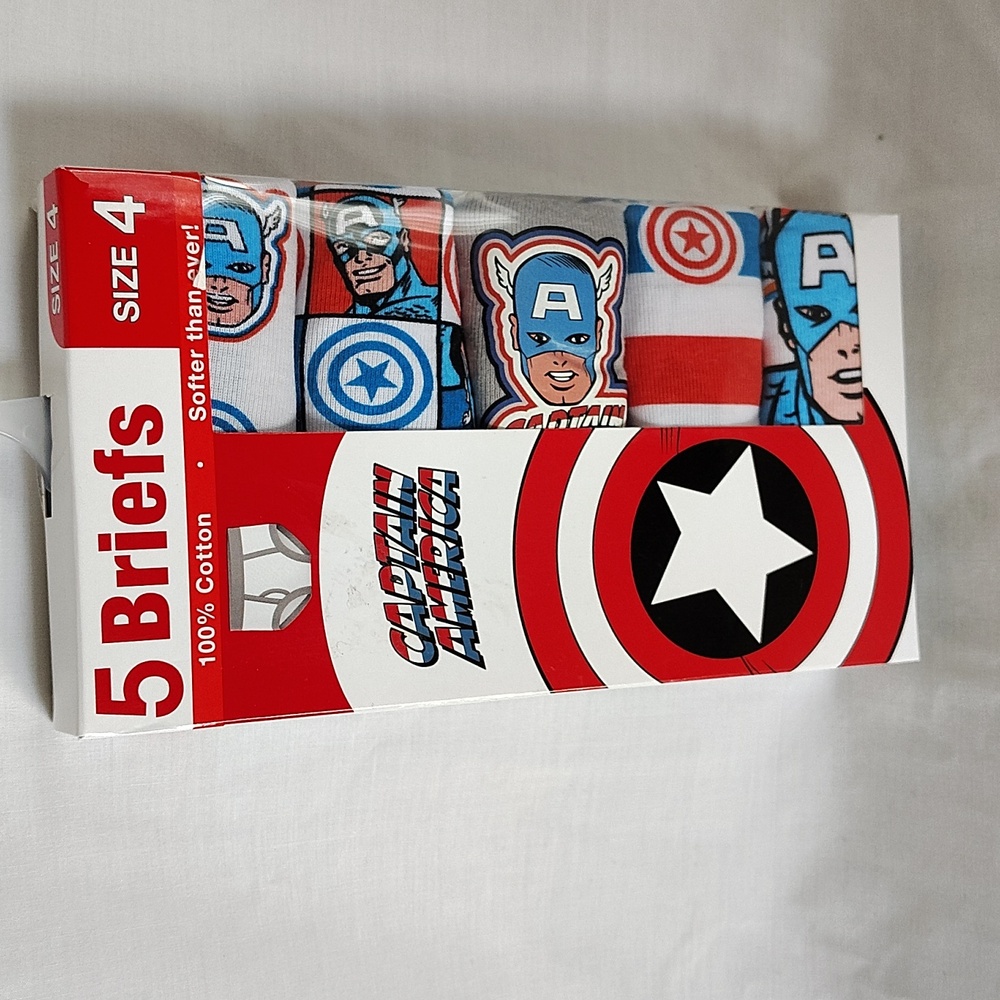 Marvel Boys' 5 Briefs Set - Red, Blue, White. Size 4, 34-43 lbs. New In Package